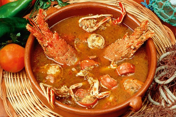 Caldereta de langosta menorquina